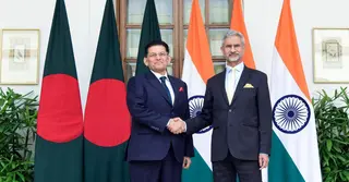 শেখ হাসিনা ও কামালকে ফেরত চায় বাংলাদেশ